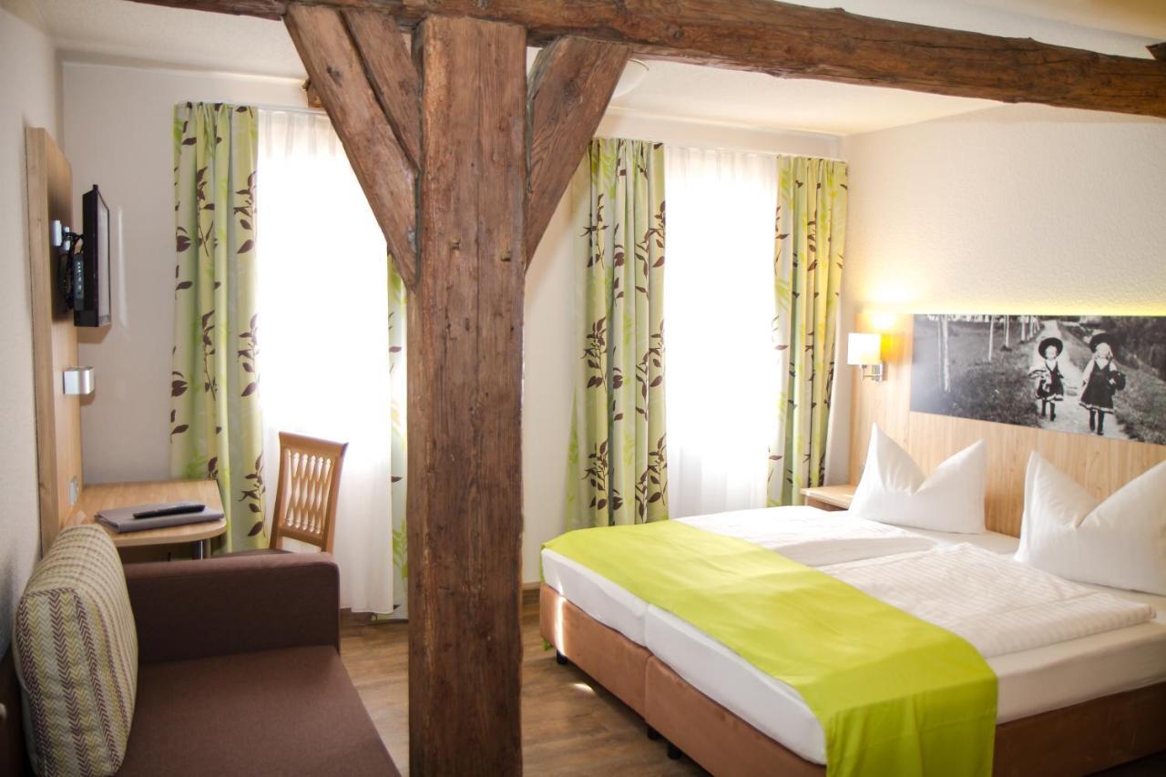 Hotel-Gasthof Blaue Traube E.K. Berching Room photo