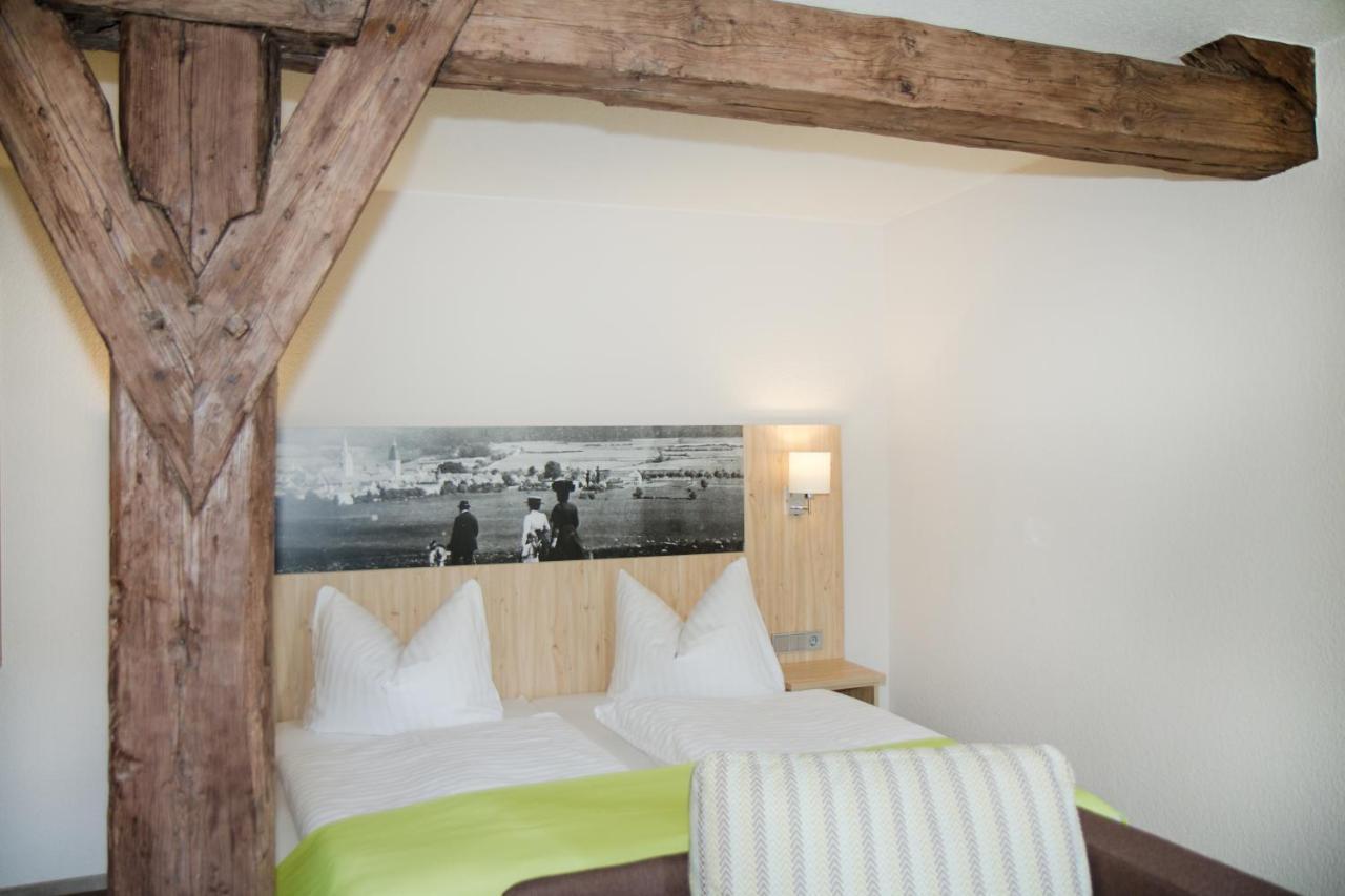 Hotel-Gasthof Blaue Traube E.K. Berching Room photo