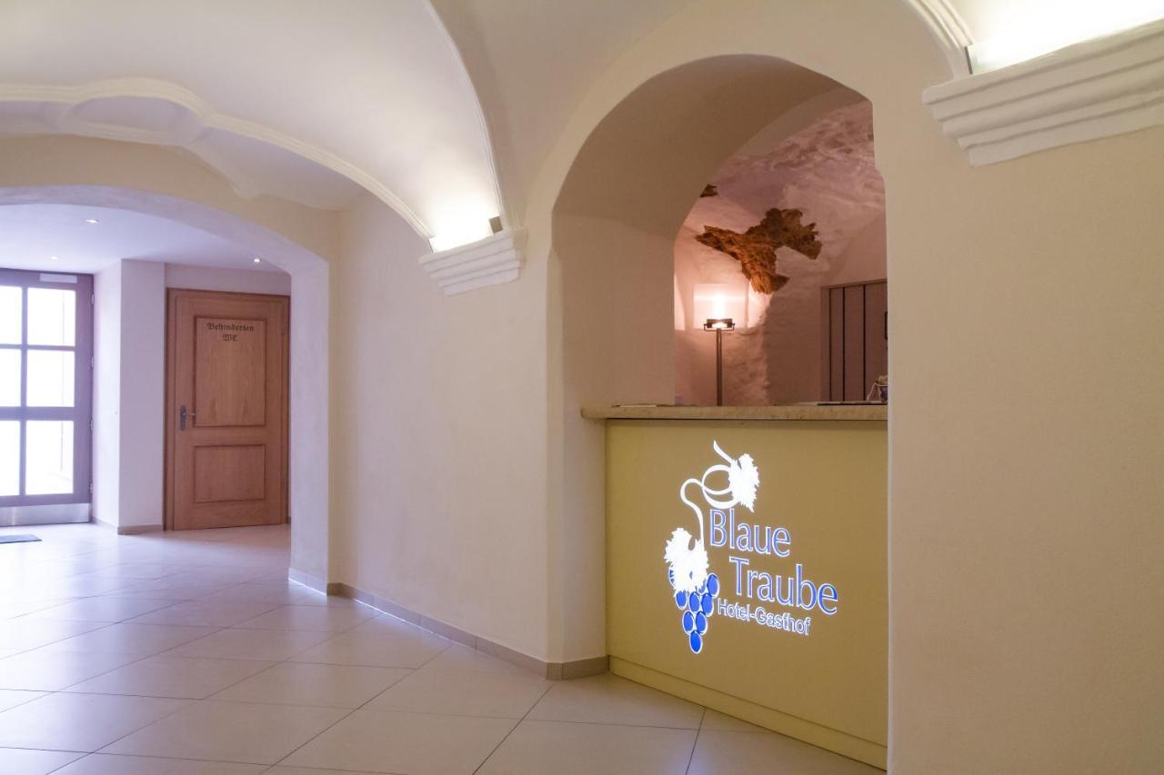 Hotel-Gasthof Blaue Traube E.K. Berching Exterior photo