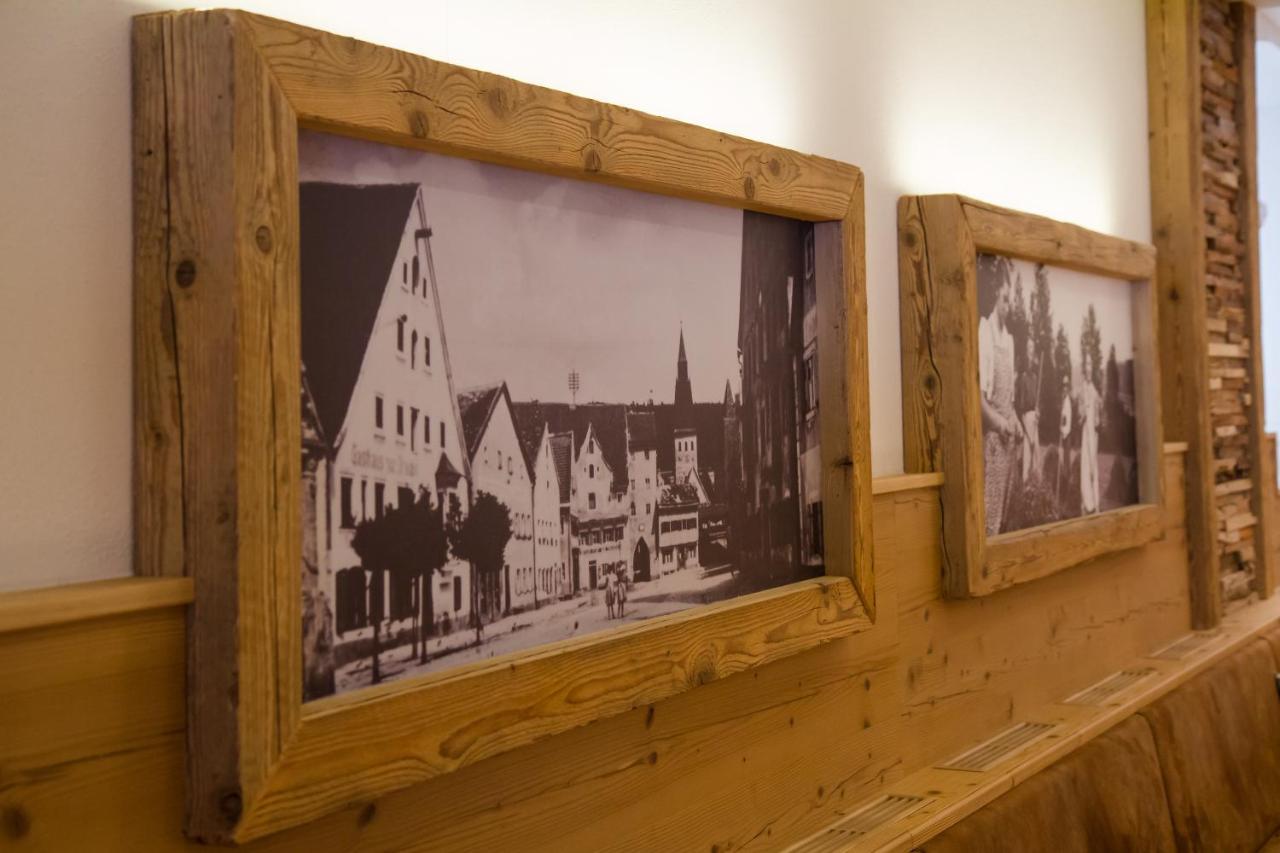 Hotel-Gasthof Blaue Traube E.K. Berching Exterior photo